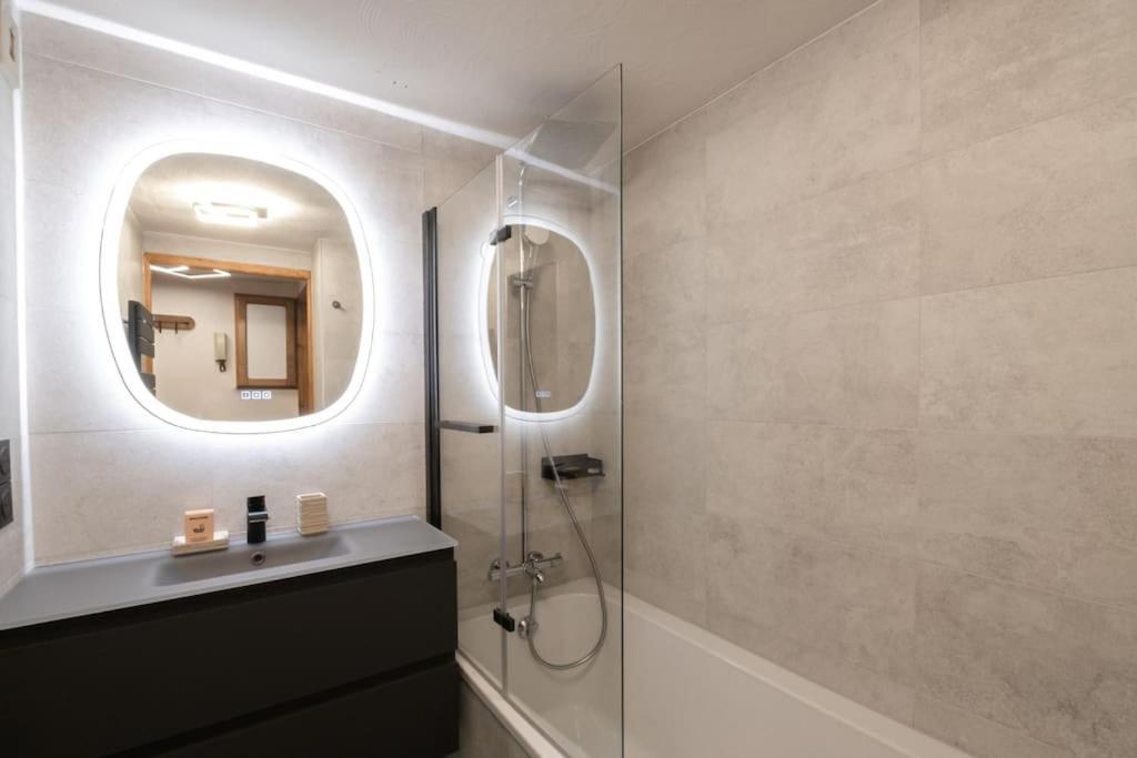 Bel Appartement Entier En Style Chalet A Chamonix Mont Blanc Exterior foto